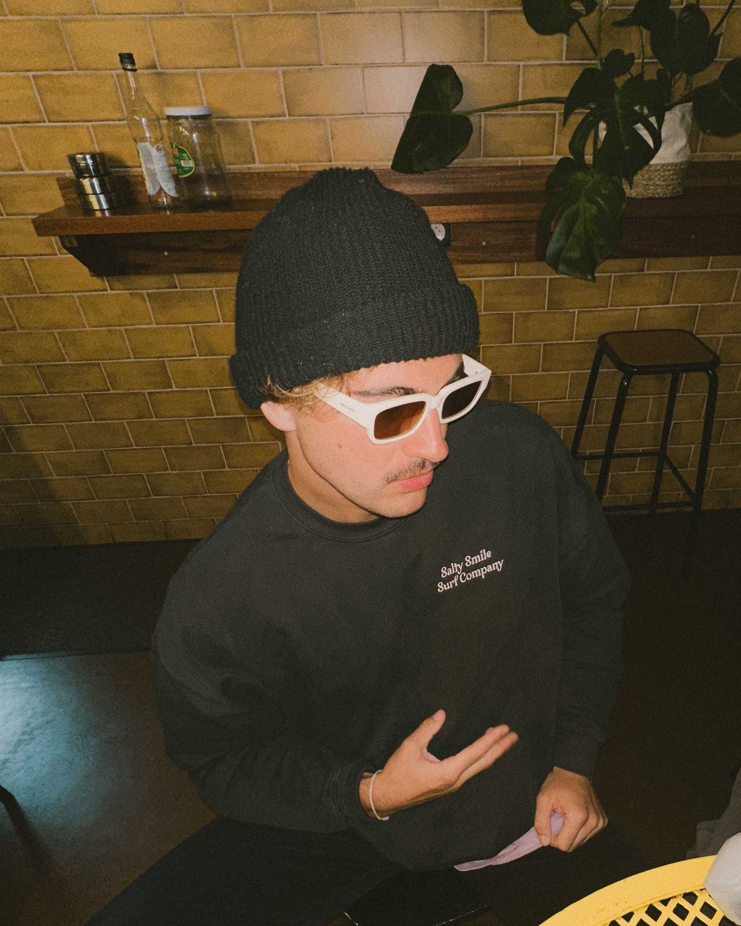 vetements surf salty smile Sweat Brodé Vintage Black marque eco responsable coton bio