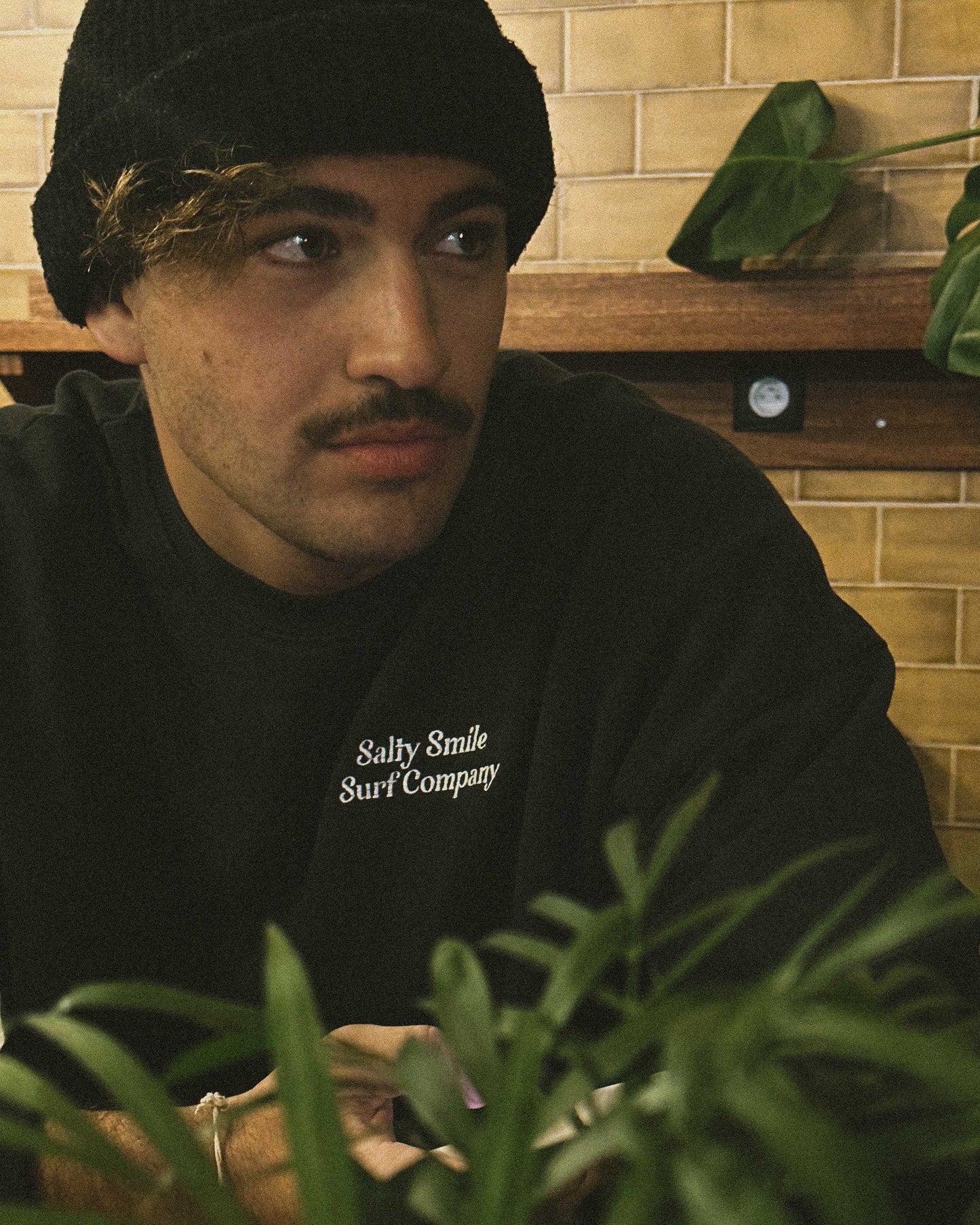 vetements surf salty smile Sweat Brodé Vintage Black marque eco responsable coton bio