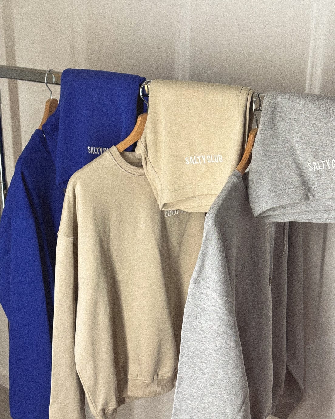 vetements surf salty smile BEACH CLUB BLEU SWEATSHIRT marque eco responsable coton bio