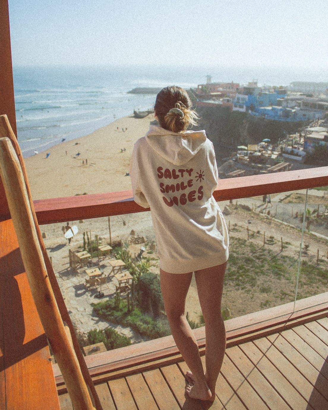 vetements surf salty smile SUMMER VIBES CRÈME HOODIE marque eco responsable coton bio