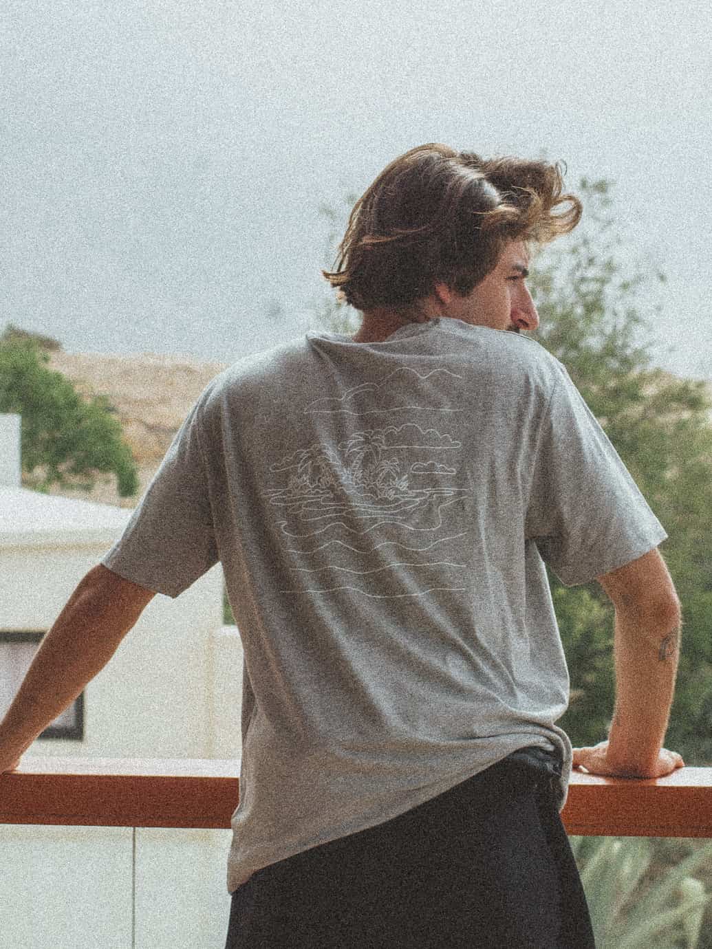 vetements surf salty smile VACATION GREY T SHIRT marque eco responsable coton bio