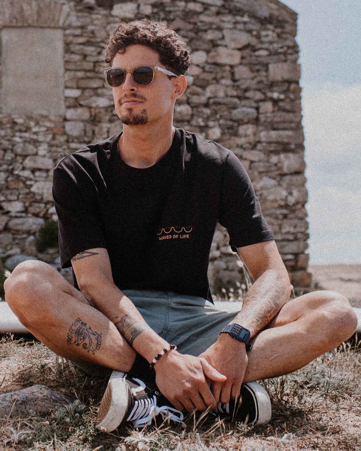 vetements surf salty smile WAVES OF LIFE (NOIR) RETRO T SHIRT marque eco responsable