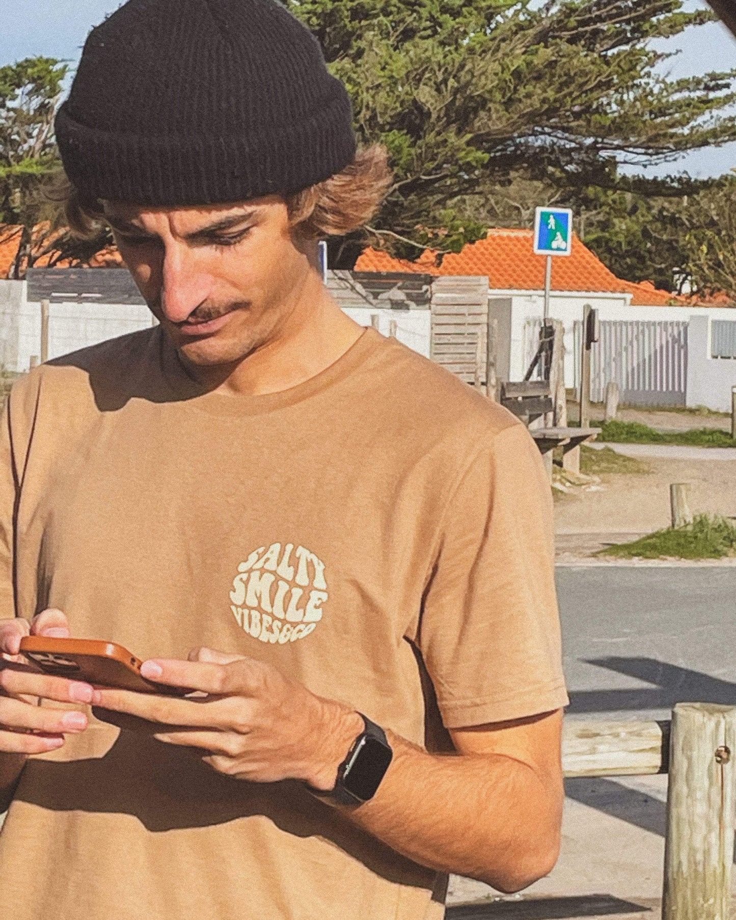 vetements surf salty smile Groovy