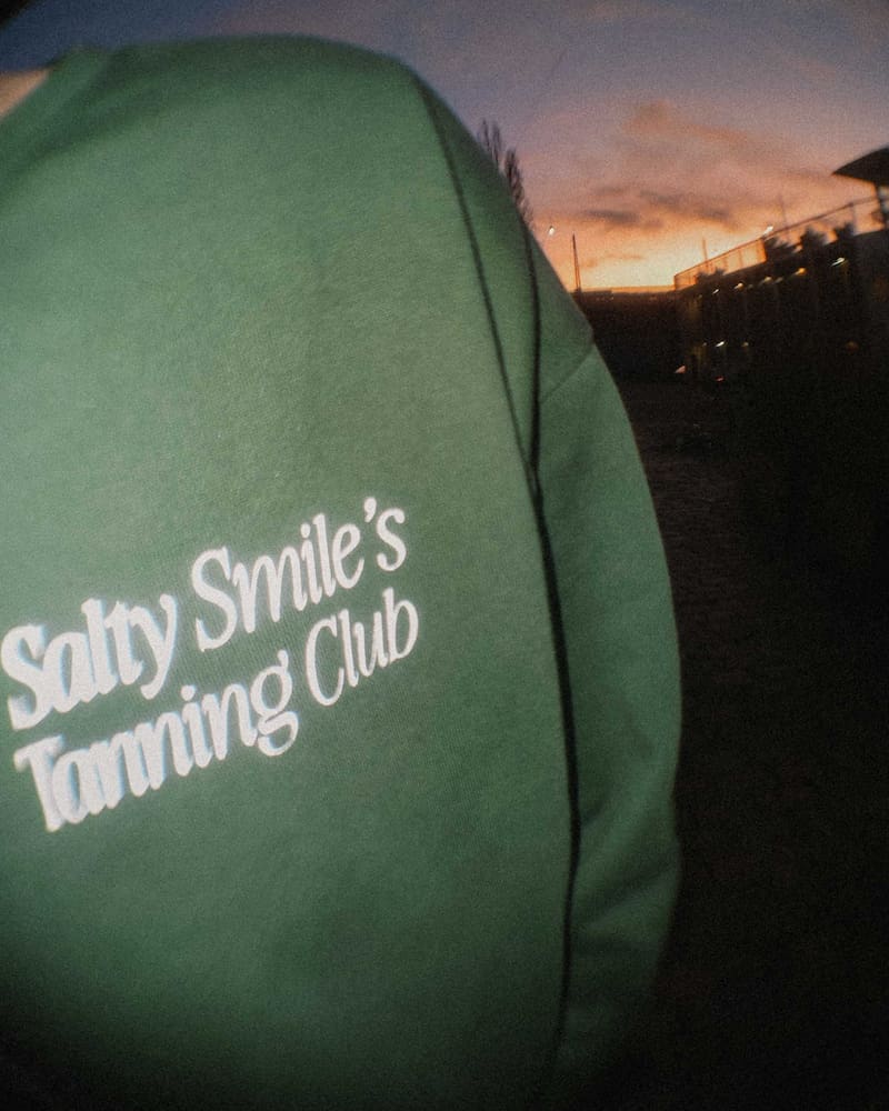 vetements surf salty smile Sweatshirt Tanning Club marque eco responsable coton bio