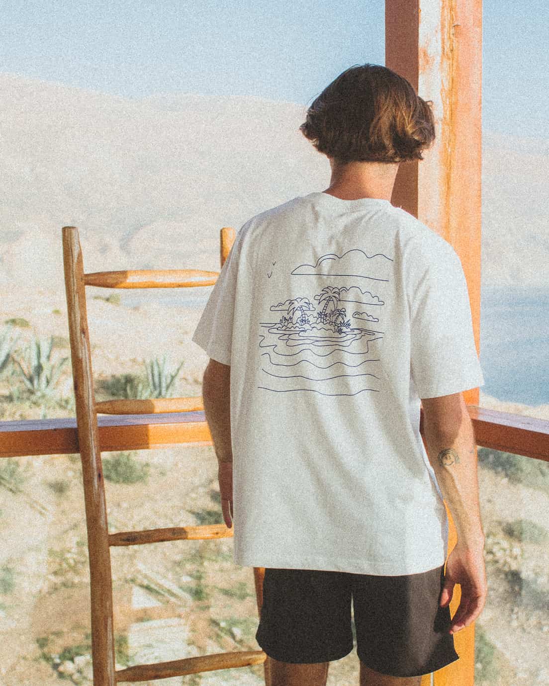 vetements surf salty smile VACATION OFF WHITE T SHIRT marque eco responsable coton bio